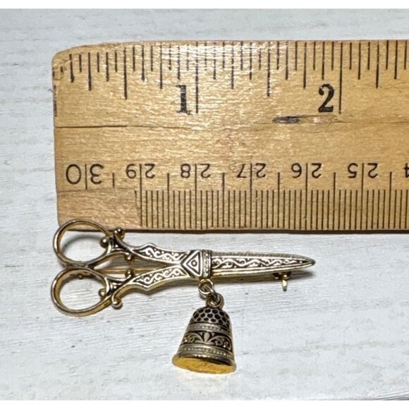 Vintage Gold & Silver Scissors Brooch Dangling Thimble Charm Made In Spain 2" - Picture 4 of 7